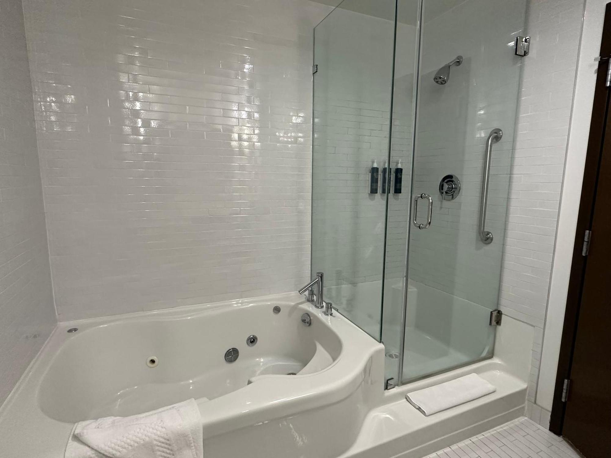 Four Points By Sheraton Edmonton Gateway Ngoại thất bức ảnh